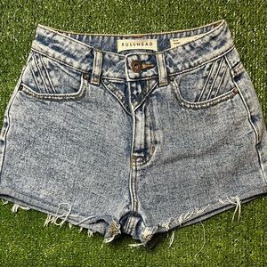 Bullhead Denim Mom Shorts – Classic 90s Fit